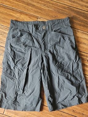 Men's Patagonia Cargo Shorts in Dark Gray Size 30